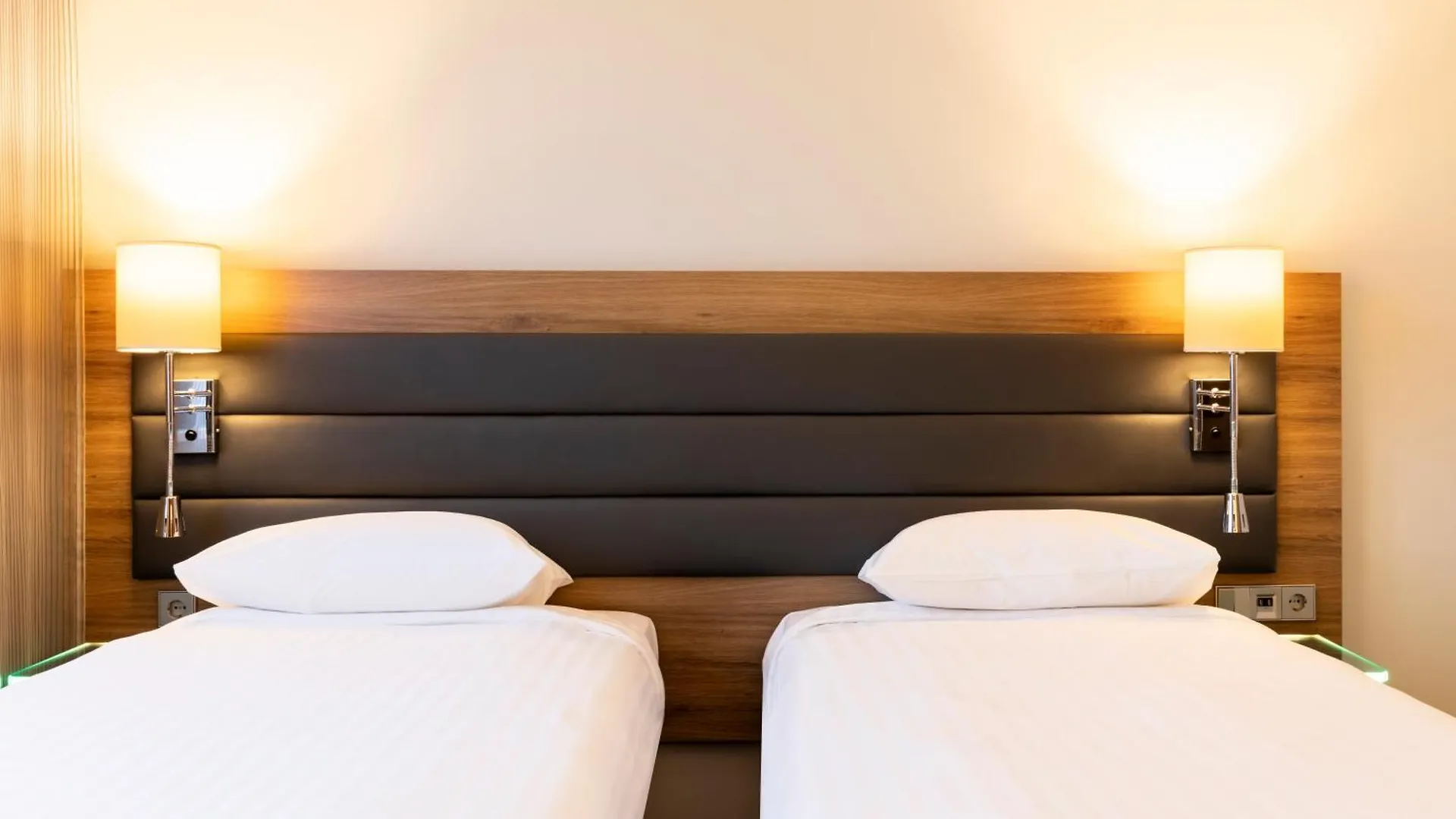 Moxy Aberdeen Airport Dyce Hotel